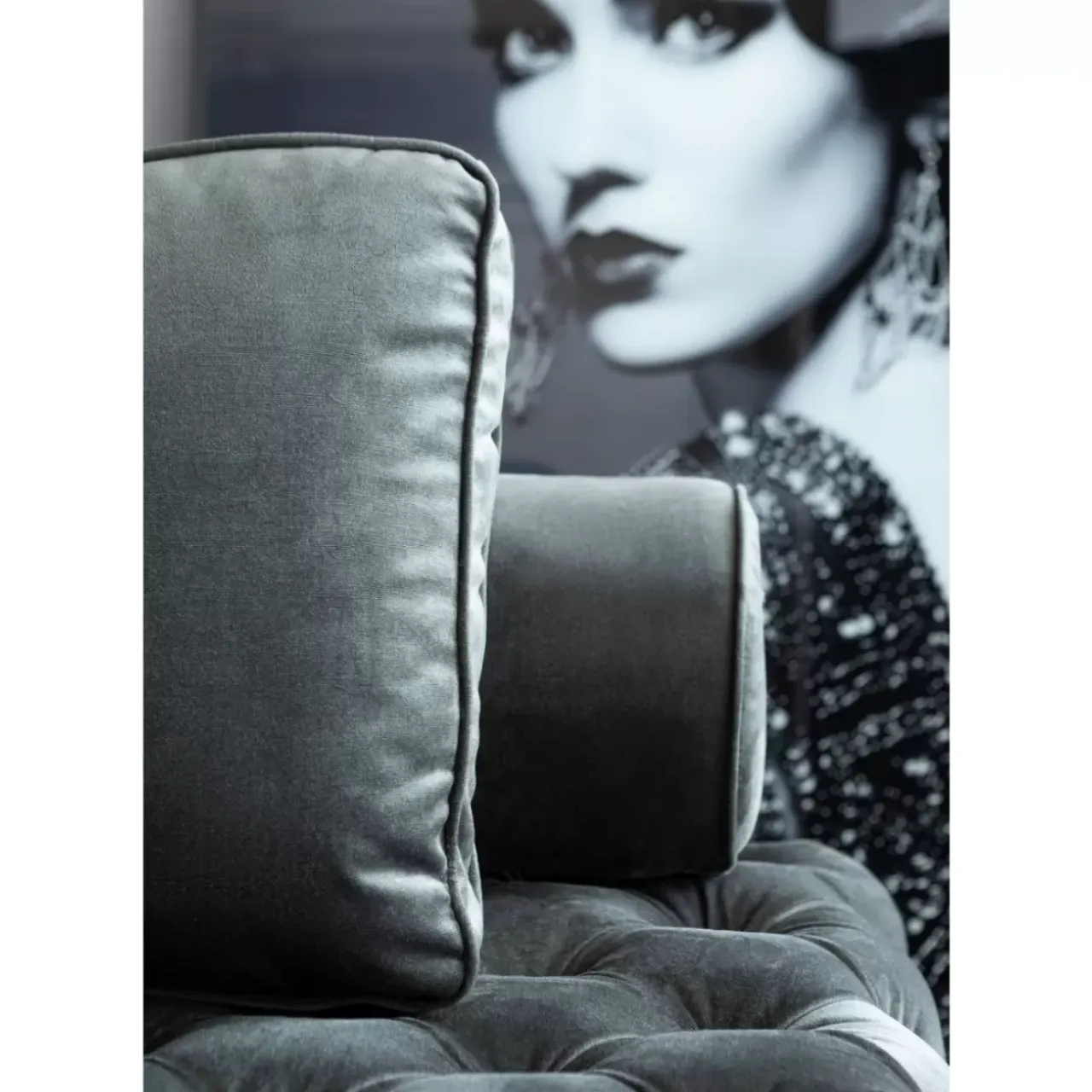 KARE Design Sofas & Couches-Liege Bottone Velvet Grau